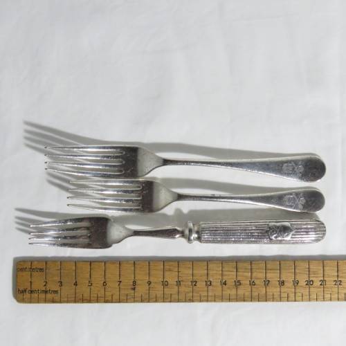 Lot of 19 cutlery pieces - Union of South Africa - House of Parliament emblem
