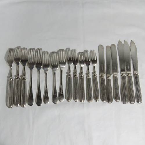 Lot of 19 cutlery pieces - Union of South Africa - House of Parliament emblem