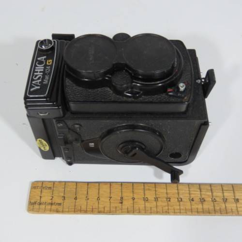 Vintage Yashica Mat-124 G Twin lens reflex camera - Excellent condition
