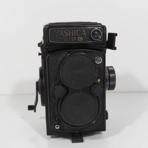 Vintage Yashica Mat-124 G Twin lens reflex camera - Excellent condition