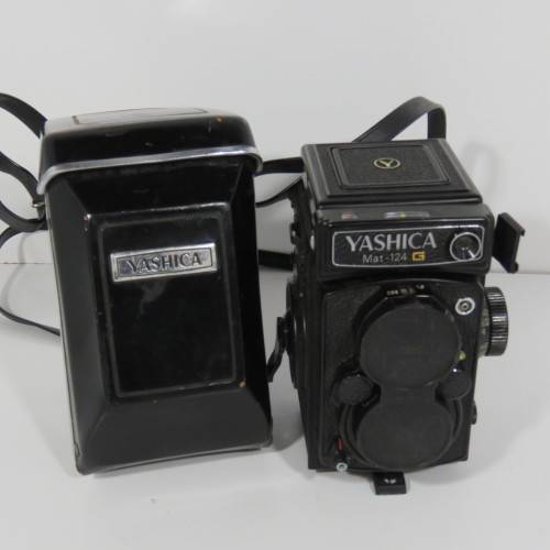 Vintage Yashica Mat-124 G Twin lens reflex camera - Excellent condition