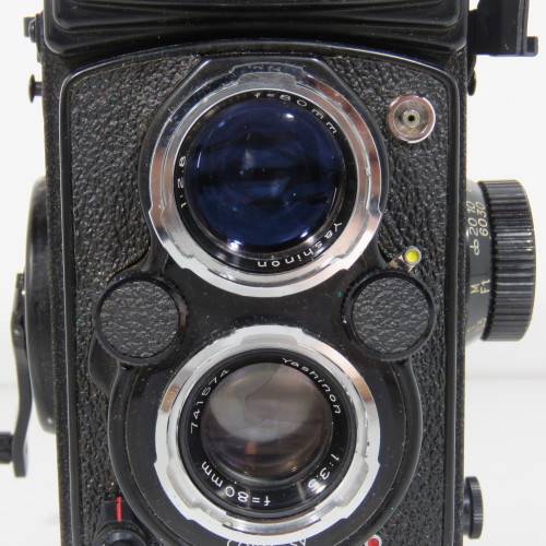 Vintage Yashica Mat-124 G Twin lens reflex camera - Excellent condition