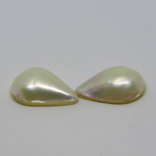 Pair of pear shaped mabe pearls - 22mm x 15mm