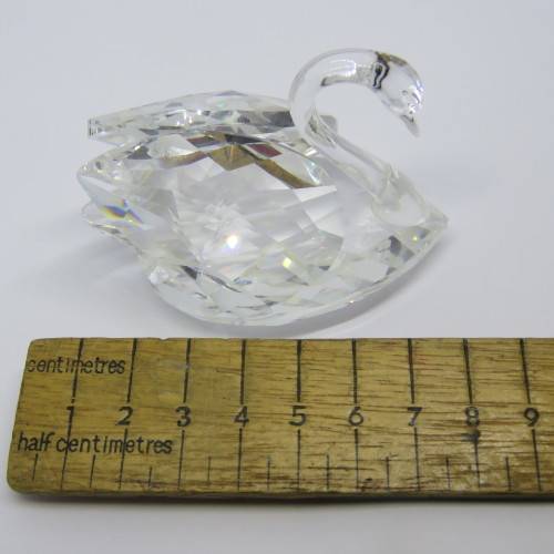 Swarovski Swan no box - Weighs 141.3grams - Minute chips on tail