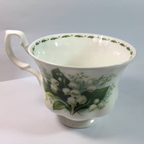 Royal Albert Flower of the month - May - Lily of the Valley porcelain duo