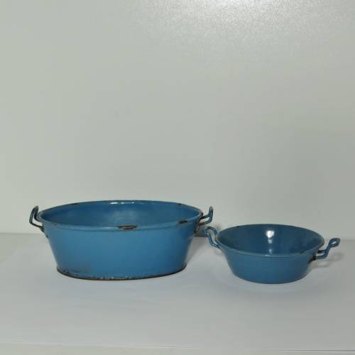 Vintage enamel child's play set  from the 1950's