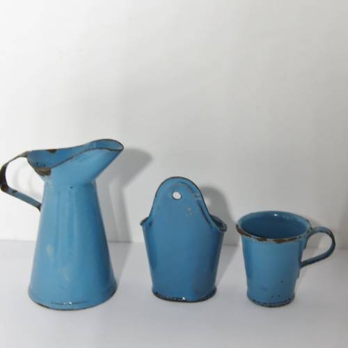 Vintage enamel child's play set  from the 1950's