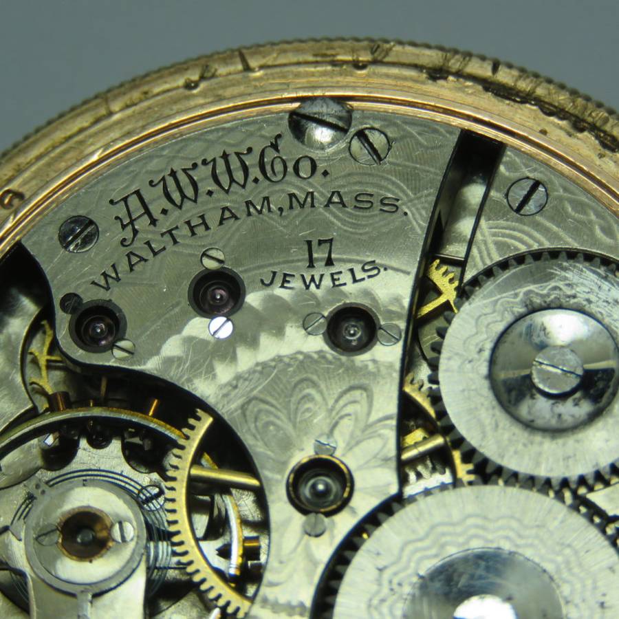 Beautiful Waltham Mass gold plated full hunter pocket watch - No glass  - Working