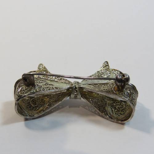 Silver coloured filigree brooch - Marked 925 on pin