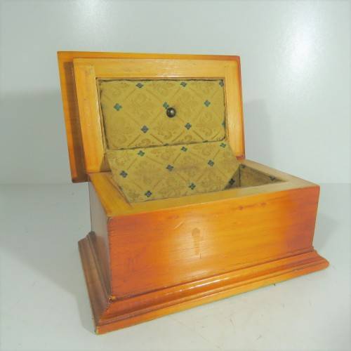 Vintage  jewellery box with cushioning inside