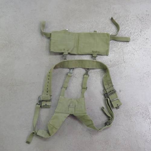 SADF Pattern 6/64 yoke with belt and ground sheet cover - Belt length 95 cm - Cover 37 x 40 cm
