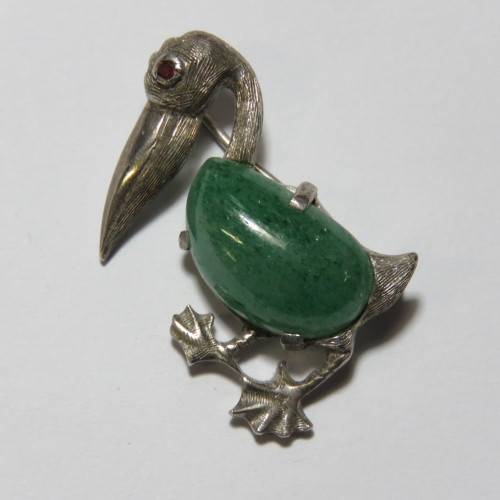 Vintage silver pelican brooch with green stone - Weighs 6.4 grams