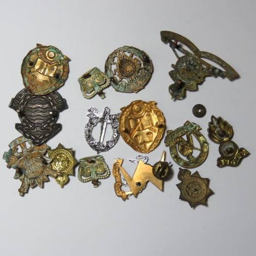 Lot of 14 military badges