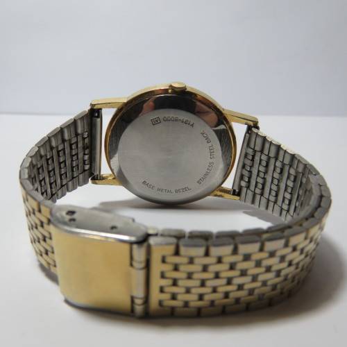 Vintage Lorus Quartz mens watch - Working