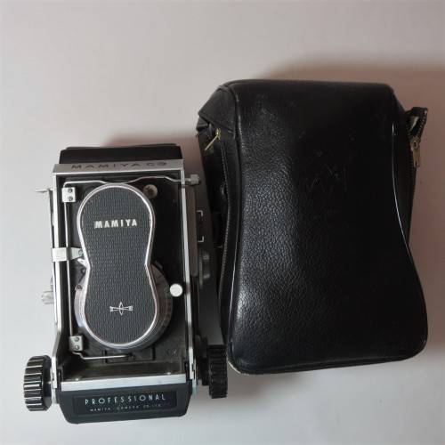 Vintage Mamiya C3 Professional twin lens reflex camera with 80mm 1:2.8 lens