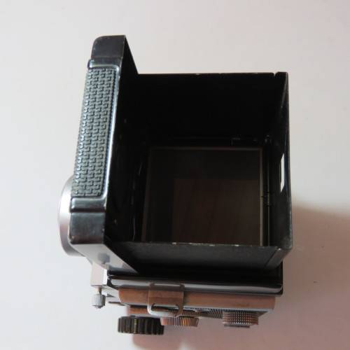Vintage Mamiya C3 Professional twin lens reflex camera with 80mm 1:2.8 lens