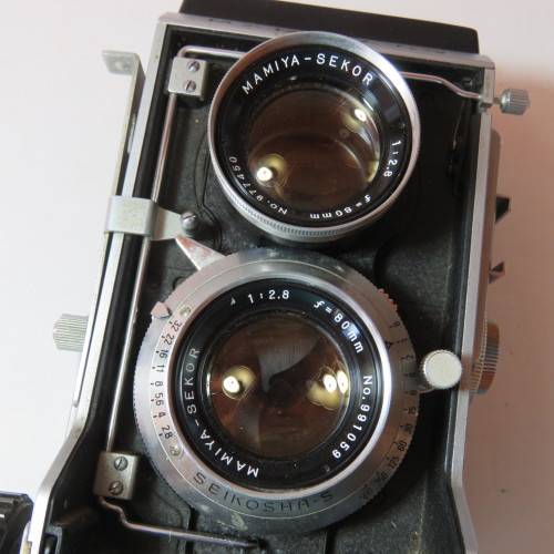 Vintage Mamiya C3 Professional twin lens reflex camera with 80mm 1:2.8 lens