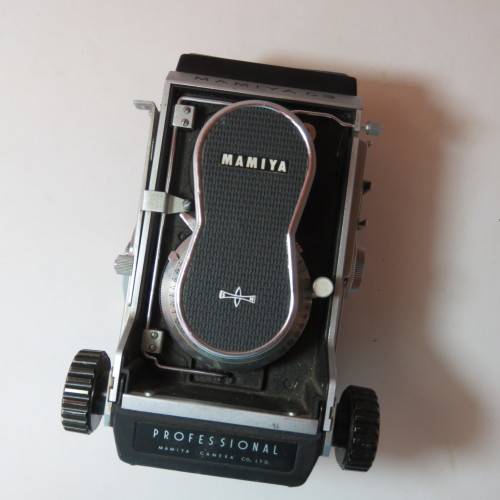 Vintage Mamiya C3 Professional twin lens reflex camera with 80mm 1:2.8 lens