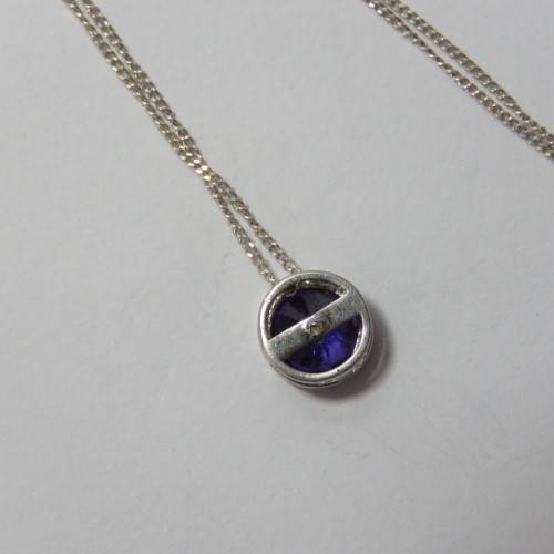 Sterling silver necklace with purple stone pendant - Weighs 1,9 grams - Length 25 cm (closed)