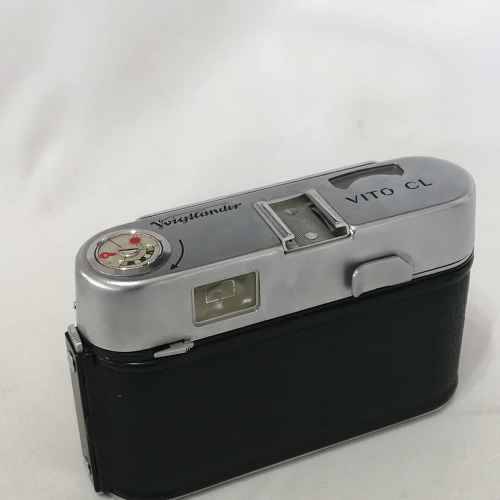 Vintage Voigtlander Vito CL 355 viewfinder camera in leather pouch - light meter not working