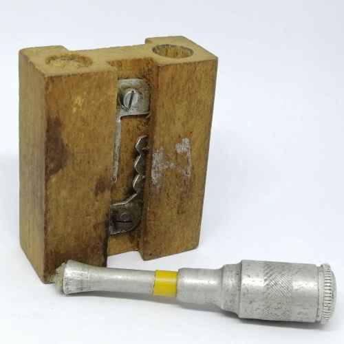 Vintage electrical wall lighter - not tested as i don`t think it is safe