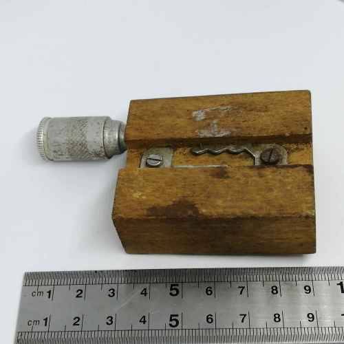 Vintage electrical wall lighter - not tested as i don`t think it is safe