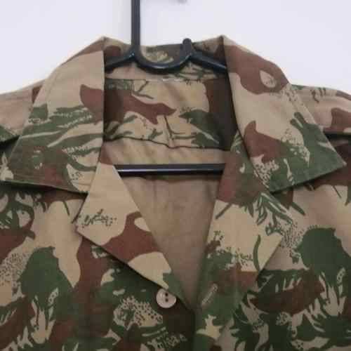 Koevoet Camo pettern short sleeve shirt - size Large
