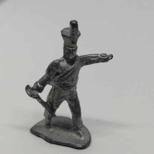 Lot of 4 Vintage lead soldiers
