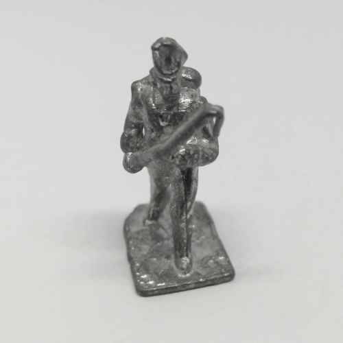 Lot of 4 Vintage lead soldiers