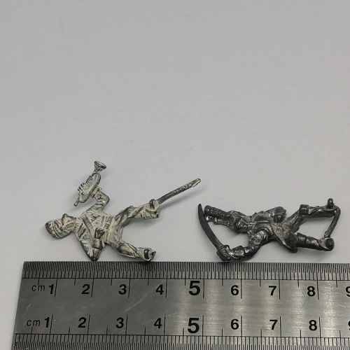 Lot of 4 Vintage lead soldiers