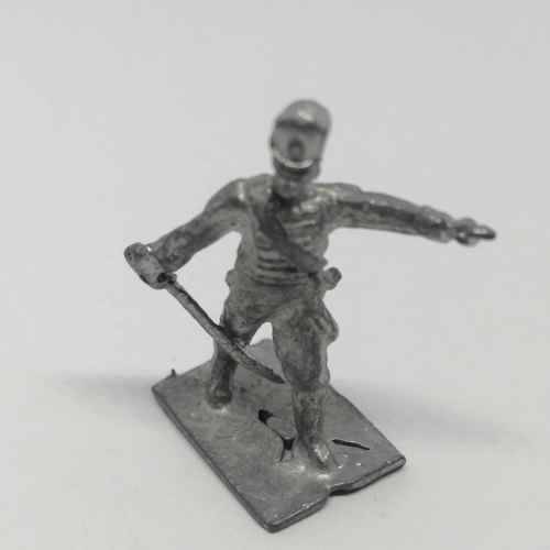 Lot of 4 Vintage lead soldiers