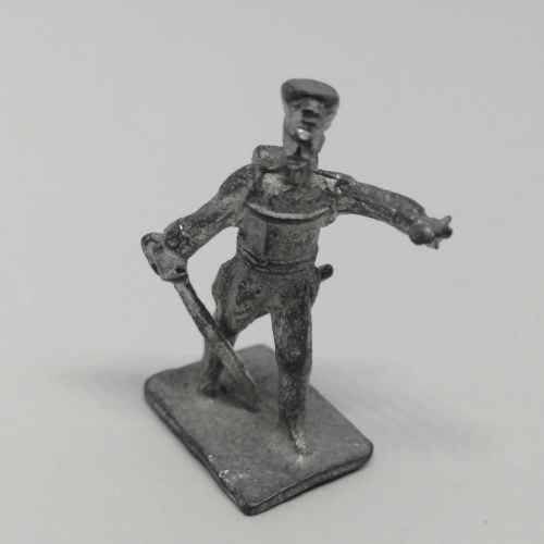 Lot of 4 Vintage lead soldiers