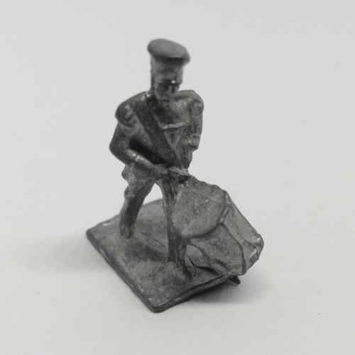 Lot of 4 Vintage lead soldiers