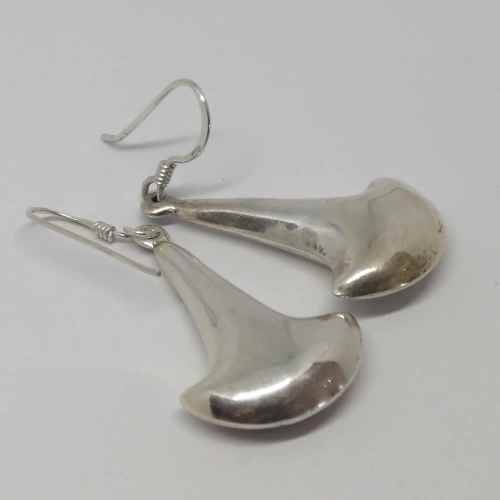 Pair sterling silver earrings - weighs 4.1g