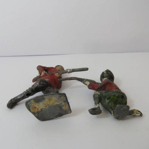 Lot of 3 vintage lead soldiers