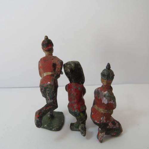 Lot of 3 vintage lead soldiers