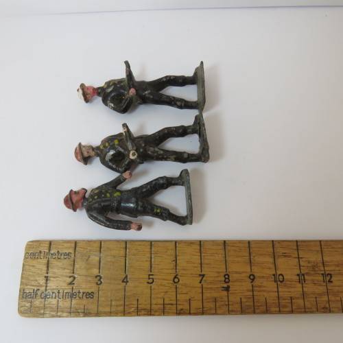 Lot of 3 vintage lead soldiers - Britains Ltd