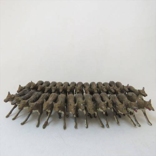 Pack of 29 vintage lead wolves
