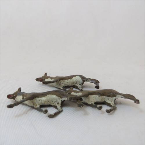 Pack of 29 vintage lead wolves