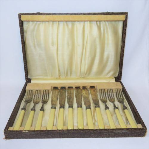 EPNS 12 piece vintage fish cutlery set - In original box