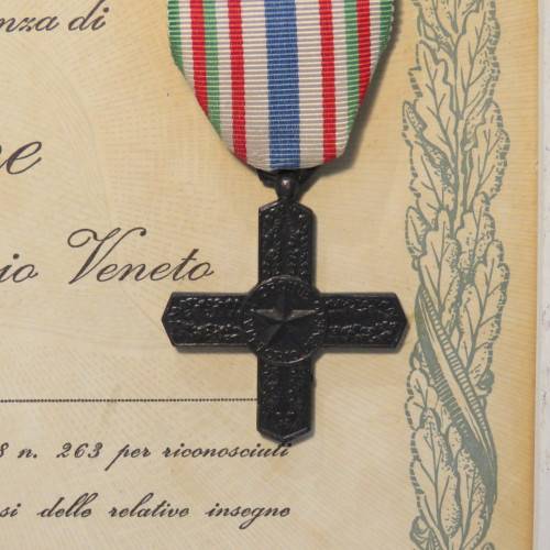 Italian Order of Vittorio Veneto medal issued to Sieli Gaspare with certificate