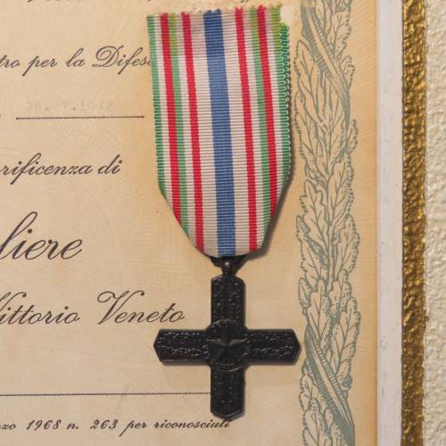 Italian Order of Vittorio Veneto medal issued to Sieli Gaspare with certificate