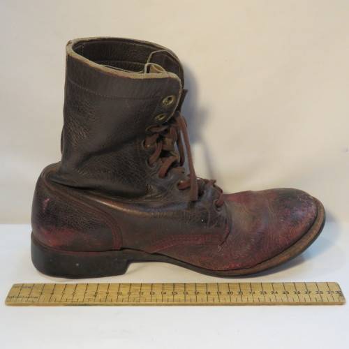 Pair of early SADF leather boots - Looks like size 8