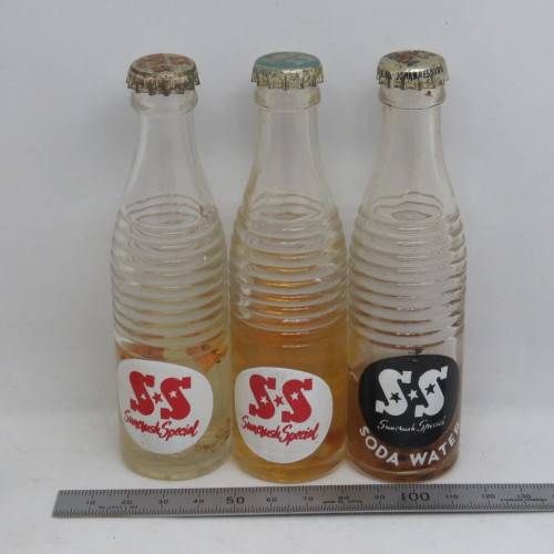 Lot of 3 vintage Suncrush Special miniature cooldrink bottles