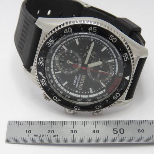 Seiko Quartz Chronograph mens watch - Scratched glass and bezel - Working - 7T92-OTHO