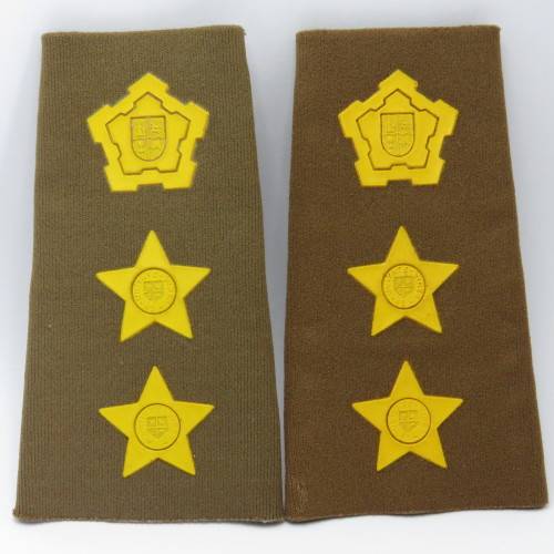 Pair of SADF colonel rank epaulettes