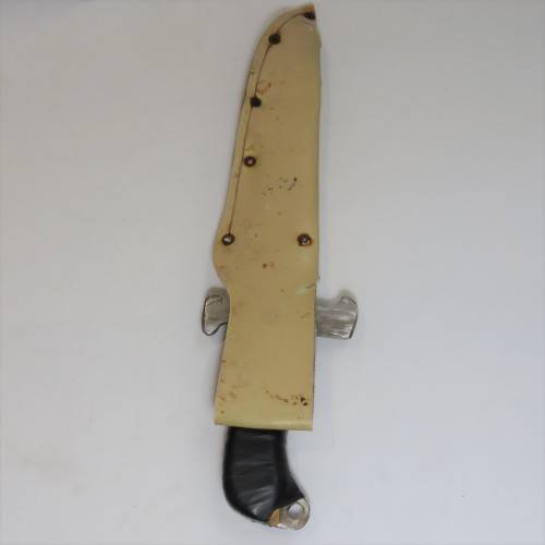Custom made knife with pouch