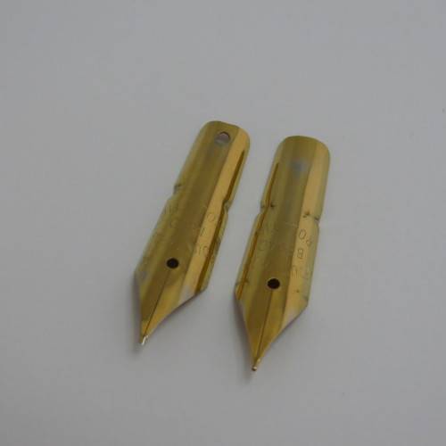 Lot of 4 vintage dipping fountain pens with extra nibs