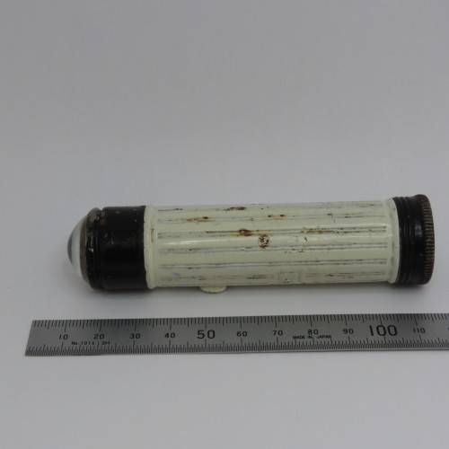 Vintage Daimon 8028 pocket flashlight - Repainted