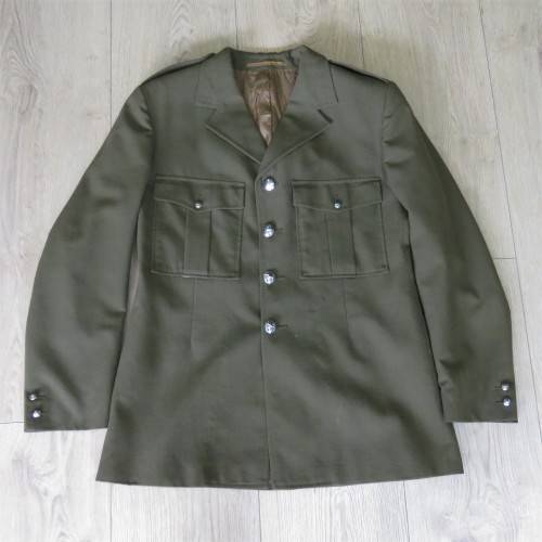 SADF Step Out tunic - Total back length 81 cm - Armpit to armpit 54 cm - Armpit to cuff 45 cm